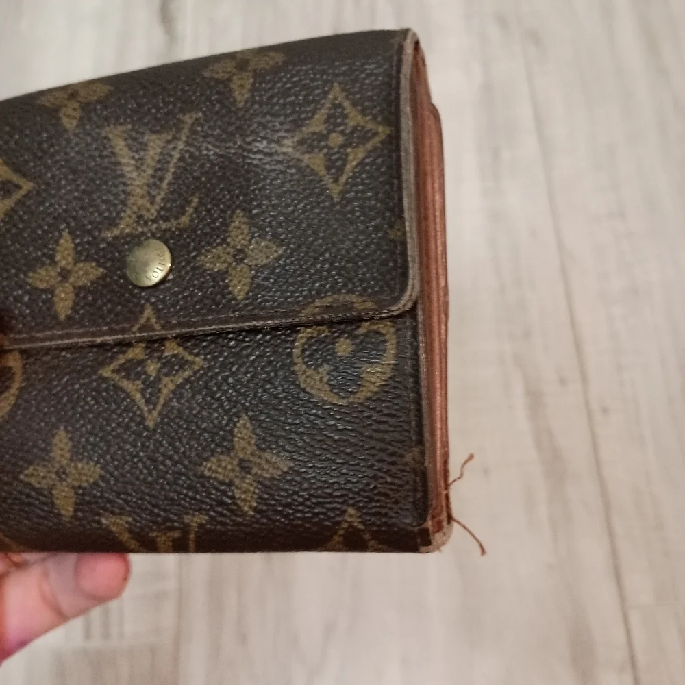 Authentic Louis Vuitton Monogram Portefeiulle Elise Trifold Wallet